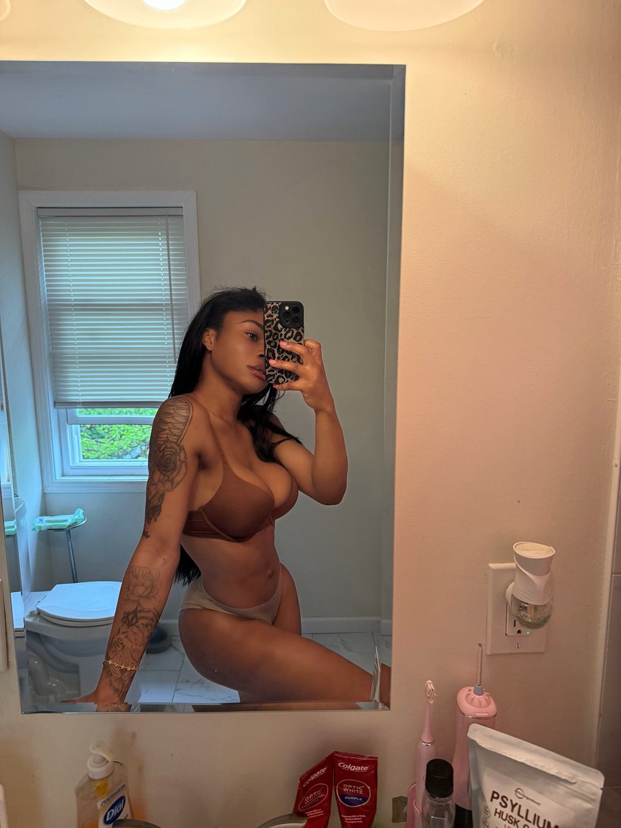 Trans/Gay Daily (18+) tweet media