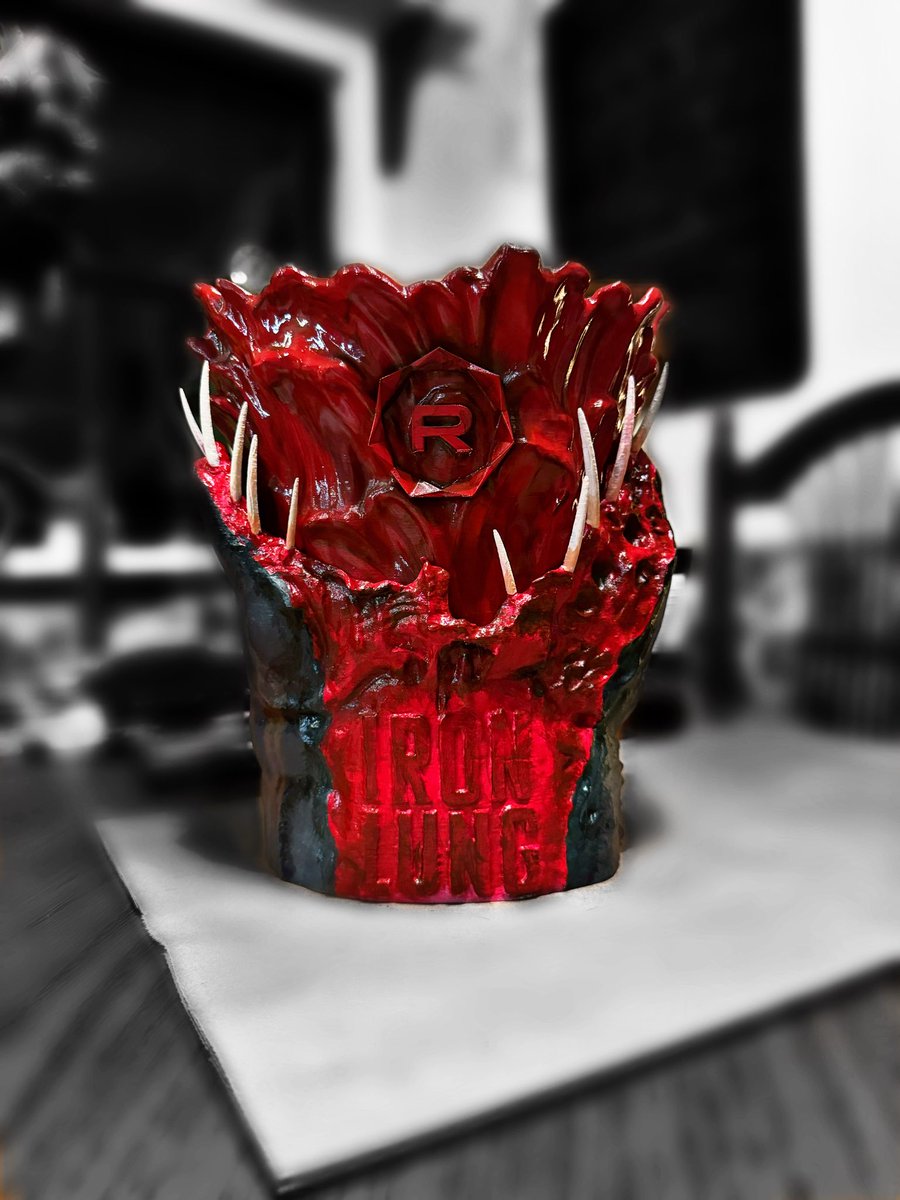 lxktra's tweet photo. 15 hours of printing and 2 hours of painting and she’s done 😌 @markiplier #ironlung #ironlungpopcornbucket https://t.co/DRwwng8JD8
