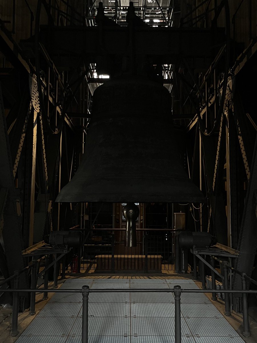 오늘은 키가 157m인 제 남자친구와
인생 세번째 데이트를 했어요 …
첫번째 데이트는 제가 12살때였고
두번째 데이트는 제가 14살때였고
세번째 데이트가 바로 오늘이네요
언제봐도 섹시하고 늠름하고 거대하고좋네요