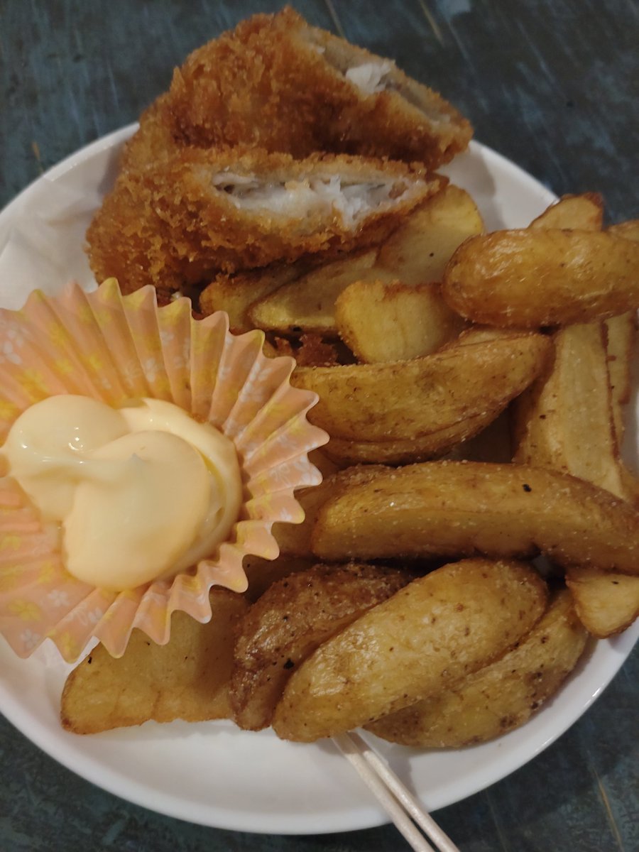 昨日は
@ 阿佐ヶ谷LoftA
中沢健・ガイガン山崎・タカハシヒョウリの
#未確認社会性物体
【第二十三種接近遭遇】

仕事後で遅刻したけど3時間半やっていたので余裕🤣
選挙、インフィニティママのポテサラは野菜たっぷり、甥っ子の特撮の話や定番ゴジラ、ウルトラマン、ドラゴンボール等々楽しかった🙌