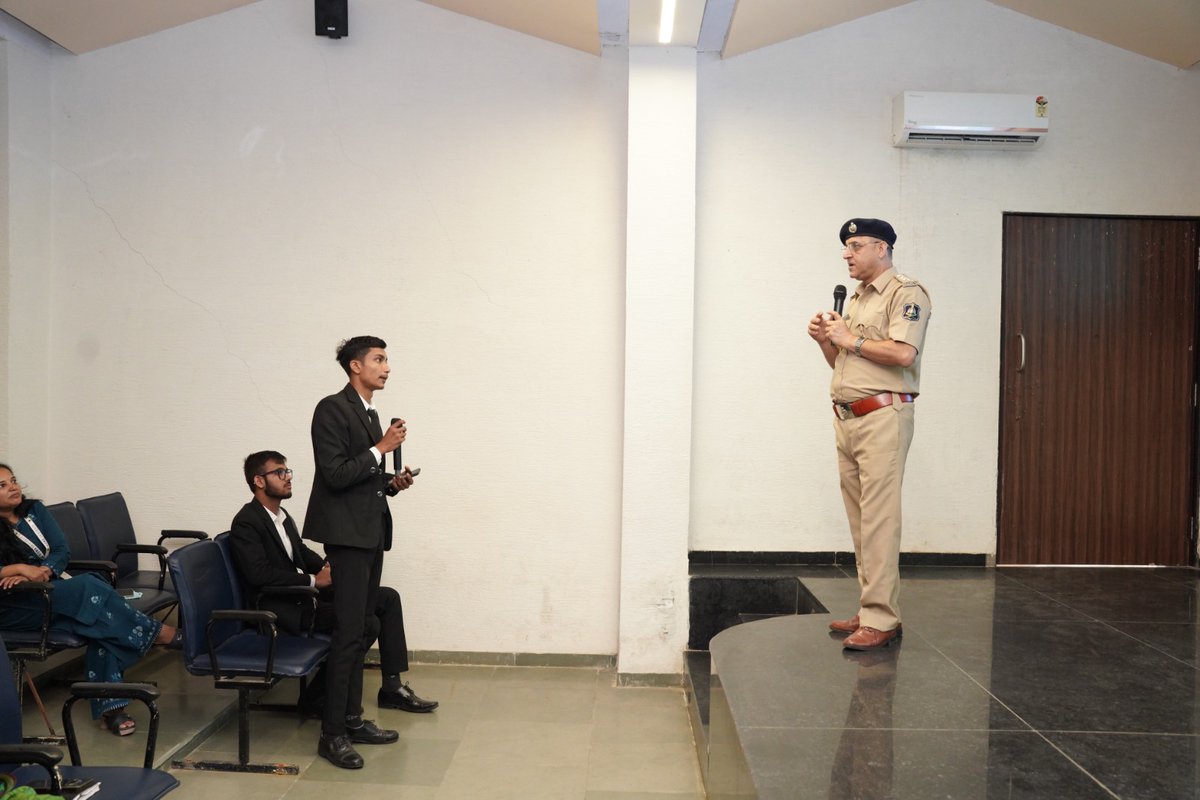 Cyber Crime Police Station-Vadodara Range tweet media