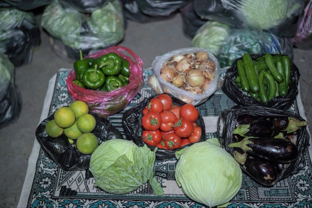 🚨On the eve of the first day of Ramadan, Israeli occupation authorities suspended entry of vegetables to Gaza..

Vegetables are the core component of the Sohour —pre-dawn— meal..