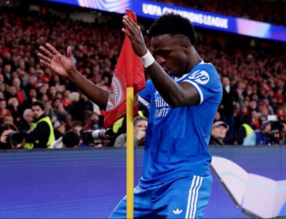 SimplyUtd's tweet photo. 🚨🎙️ Wayne Rooney: "The celebration? And why couldn't he celebrate like that? We've seen that kind of celebration become ICONIC during World Cups. Why wouldn't he have the right to?" https://t.co/rjgoeuKEJV