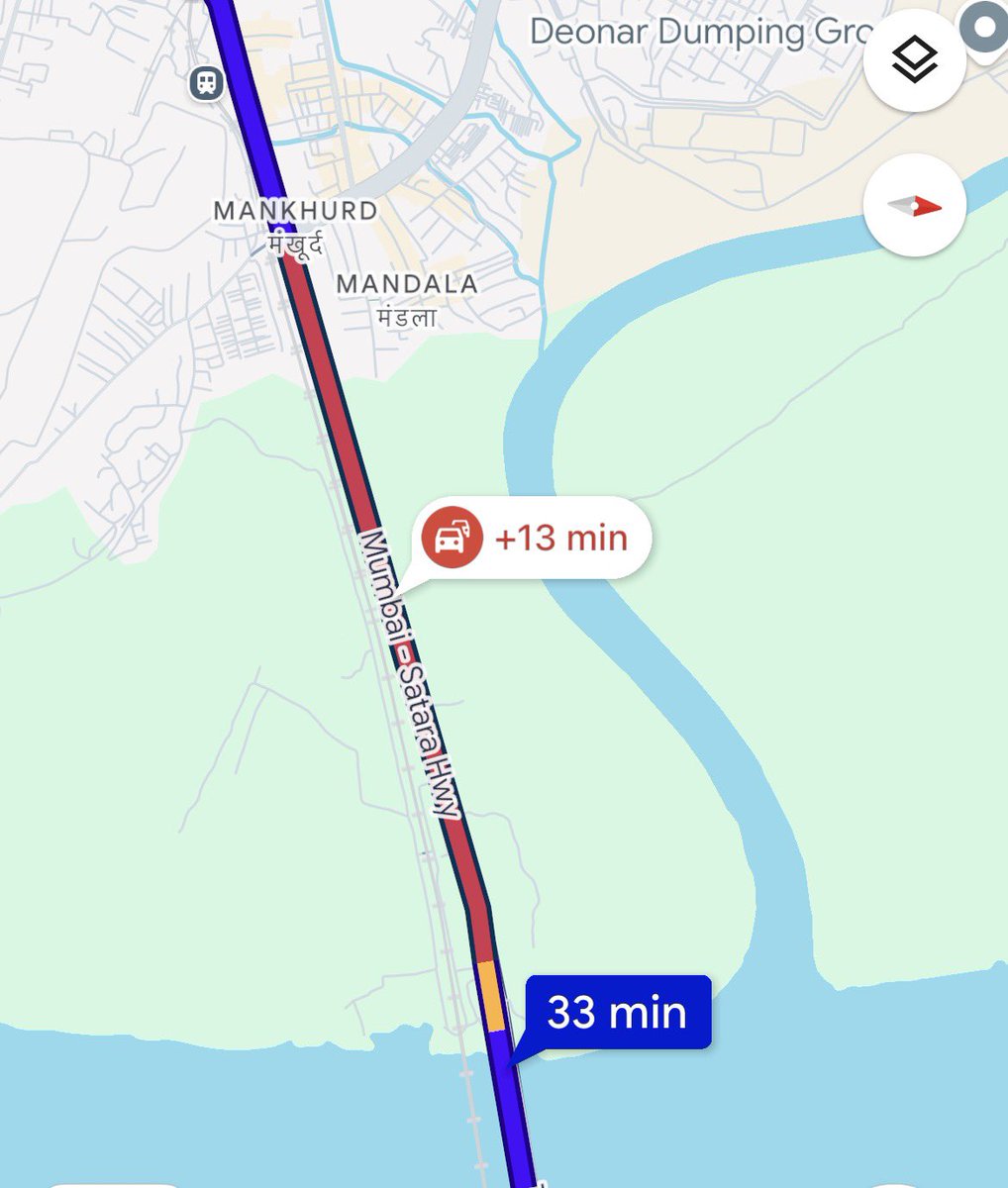 MumbaiWoes's tweet photo. 8 Traffic police standing at Mankhurd junction daily cannot manage the traffic congestion caused between Vashi Bridge and Mankhurd as they are keen on challan collection at the signal @MTPHereToHelp @MumbaiPolice @CMOMaharashtra @CPMumbaiPolice @RoadsOfMumbai @mieknathshinde https://t.co/Me11cZVyLe