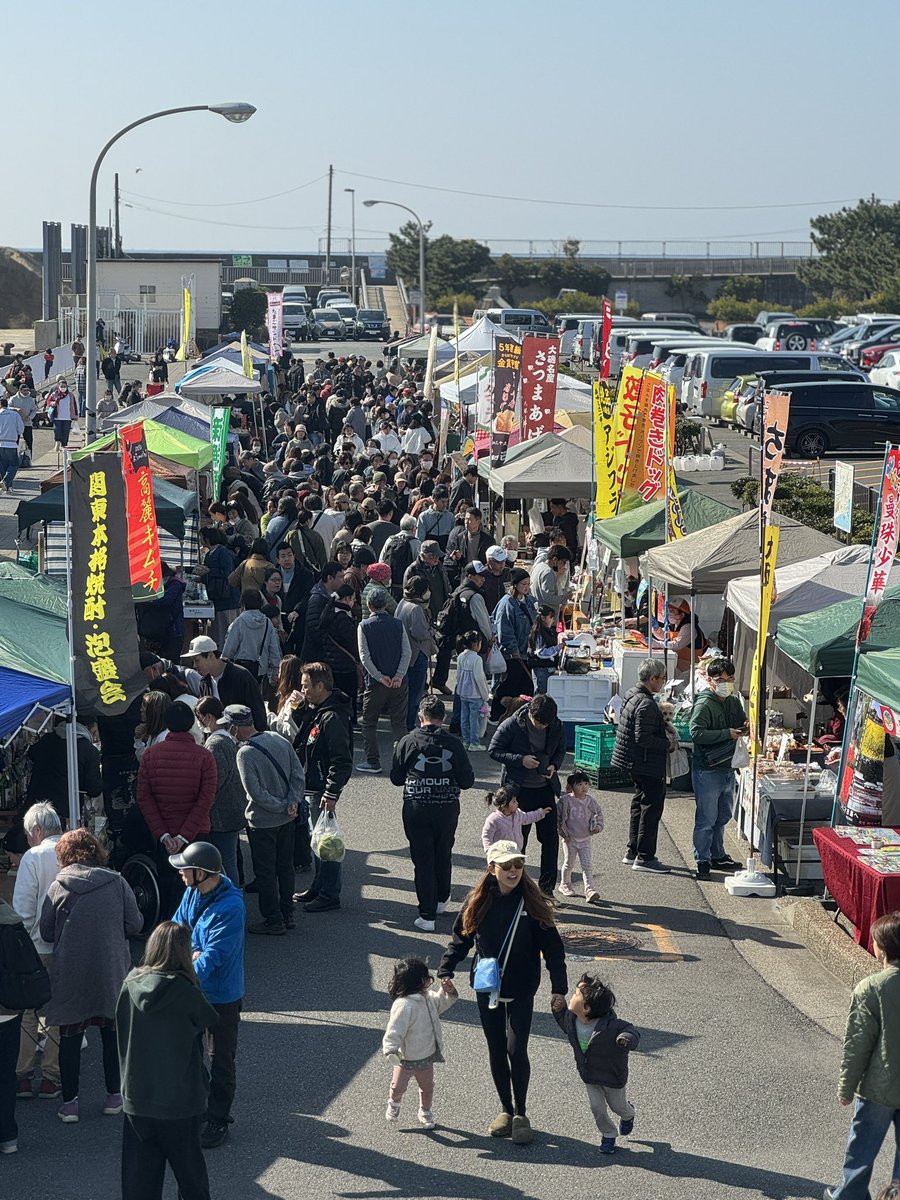 2月の大磯市もおかげさまで大盛況でした！次回の第164回大磯市は3月15日（9〜14時）開催です。ご出店エントリーはこちらからお願いいたします。forms.gle/NHkmrZzMjurdZi…  3月4日〆切りです。 #大磯 #マルシェ #大磯市