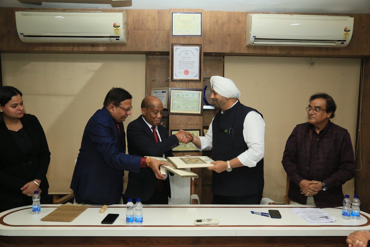 We are delighted to announce that KIIT has signed an Agreement with the School of Bionatural Medicine, London, to collaborate and mutually undertake a wide range of academic and professional initiatives.

Through this partnership, we will jointly conduct University programs,