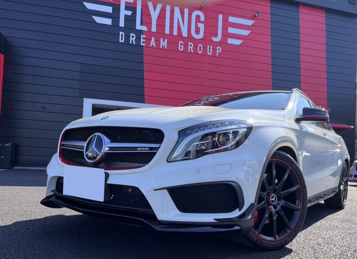FlyingJfyp's tweet photo. メルセデスAMG
GLA45　4MATIC　
Edision1
—Sold out—

GLAクラスの
ハイパフォーマンスモデル
GLA 45 AMG 4MATICの
600台限定の特別仕様車🏁
内装、外装が全て特別な一台で
AMG2.0リッター
直列4気筒
直噴ターボエンジンを搭載💨
走りを追求した本気仕様😤 https://t.co/IGUxvQ9ZFo
