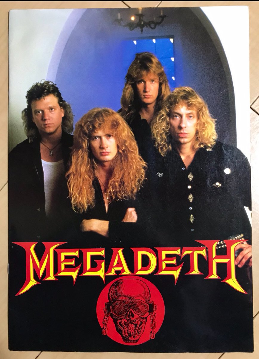tatsurocker's tweet image. MEGADETHのオリジナルドラマーのGar SamuelsonのBirthday!🎉

MEGADETH初来日公演はとても思い出深いです。2ndアルバムの中の「My Last Words」が大好きな曲だったのでガンガンに首を降ってた事を覚えてます。メンバー全員からレコードにサインを貰えた事も良き思い出。

#GarSamuelson
#MEGADETH