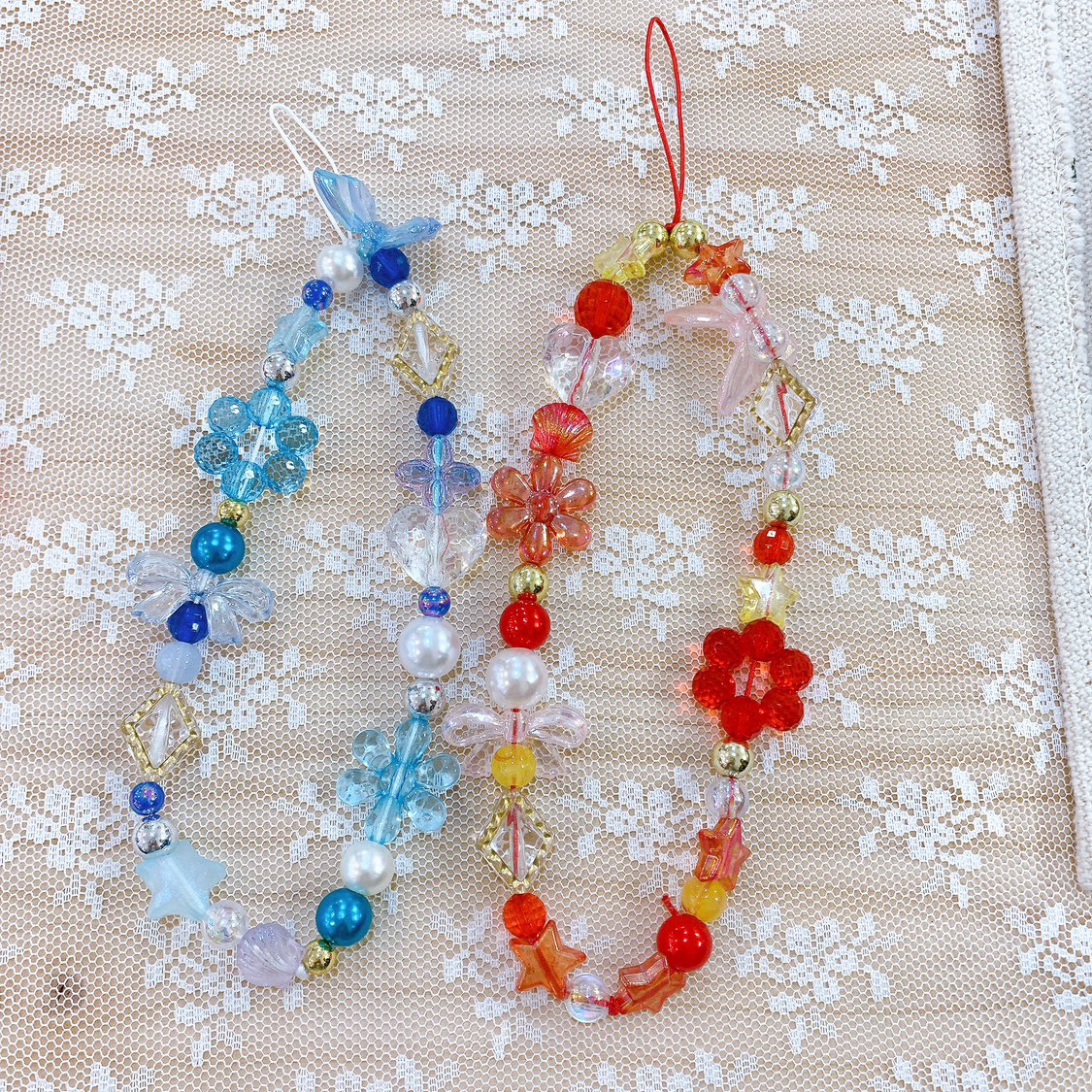 jamjam_hmg's tweet photo. #ジャムジャムプラス #jamjamplus #池袋サンシャインシティ アルタ1F🤍
🌼お客様の作品紹介🌼
スマホや#ペンライト につけられる紐タイプのビーズストラップ🧵✨
ご家族での参加が大人気となっております🥹👏
お子様と親御様ご一緒に仲良くビーズストラップを作っていただきました😊 https://t.co/UlV9dJWHT5