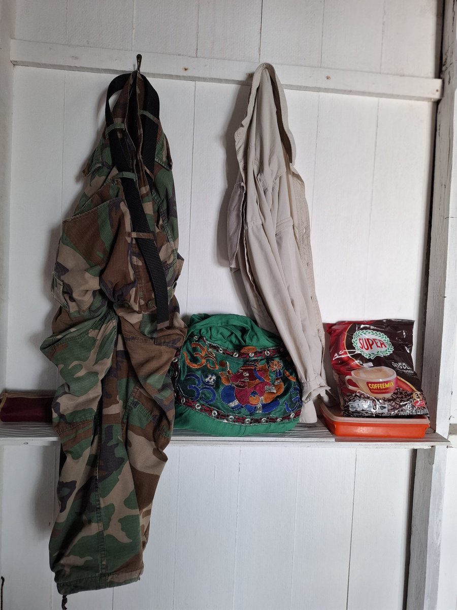 Lilly_Punkt's tweet image. #Backpacker
Die Hose ist gleichzeitig Handtasche und klare Ansage: Don't you mess with this Lady. In die mit Reißverschluss gesicherte Brusttasche des Hemds passt genau der Pass.