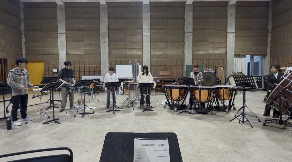 DANOTOKI's tweet photo. #打のとき まであと7日
紹介2曲目はToccataです！

全員で一つのメロディを奏でるなど一見シンプルな曲に聞こえますが、聞こえ方が変わるポリリズムなど、技巧的で鮮やかな作品です！

深町先生のご指導も加わり、技術の他に、音色の操作にもこだわりました！

ぜひ会場でお聞き下さい！！ https://t.co/Z48hmAbo04
