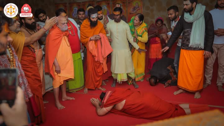 महाराज जी जिस घटना का वर्णन कर रहें है, गुरु कृपा से उस घटना के साक्षी होने का हमें भी अवसर मिला था 🤗
#kumbh2025