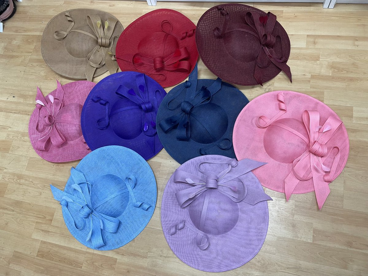 🌸 Good morning! 🌸

We’ve just had some fantastic new fascinators land in store! 😍
A brand-new design for us, available in 9 gorgeous colours ✨

🎀 Choose from headband or clip
💷 Just £30 each

🕔 Open today until 5.30pm
📍 97 Widnes Road (opposite Home Bargains)