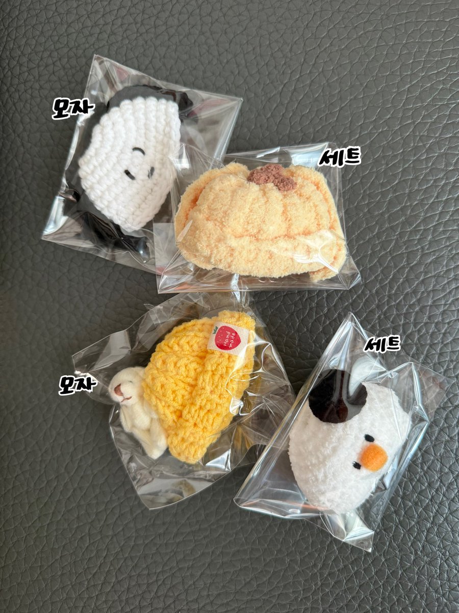 ___3701_'s tweet image. 쌤들 벌써 내일 출ㄱ🫢🥺😢😭
왜케 쉬는날은 빨리 지나가는지 아악😖

귀여운거보면 기분 좋아지니 진행해보는 
#알티팔로 이벤트 입니댭
4분에게 랜덤으로 보내드리겠습니다
당발은 21일(토) 이며, 발송은 23일(월) 
준등기로 보내드립니다 ☘️
새해 복 많이 받으시고 모두 건강행복합시다아🌝