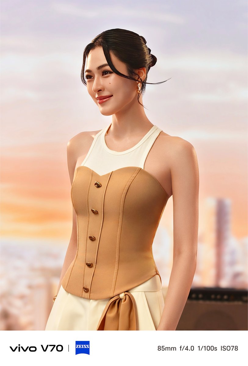 vivoThailand's tweet image. ช็อตนี้มีละลาย เด่นเกินต้าน ใครไหวไปก่อนเลย 🫠

vivo V70 เสกพอร์ตเทรต ซูมที่ระยะ 85 มม. สวยขึ้นกล้องแบบลูกรักพระเจ้า 🪄✨

📍 รับชม Live งานเปิดตัว วันพฤหัสบดีที่ 26 ก.พ. 69 เวลา 16.00 น. เป็นต้นไป
👉 กดติดตามได้ที่ bit.ly/vivoV70-XLive

#vivoV70 #เสกช็อตลูกรักพระเจ้า