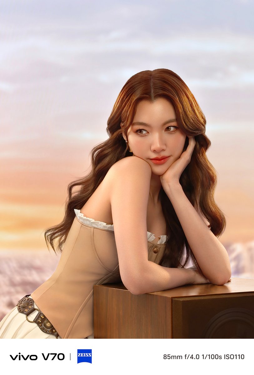 vivoThailand's tweet image. ช็อตนี้มีละลาย เด่นเกินต้าน ใครไหวไปก่อนเลย 🫠

vivo V70 เสกพอร์ตเทรต ซูมที่ระยะ 85 มม. สวยขึ้นกล้องแบบลูกรักพระเจ้า 🪄✨

📍 รับชม Live งานเปิดตัว วันพฤหัสบดีที่ 26 ก.พ. 69 เวลา 16.00 น. เป็นต้นไป
👉 กดติดตามได้ที่ bit.ly/vivoV70-XLive

#vivoV70 #เสกช็อตลูกรักพระเจ้า