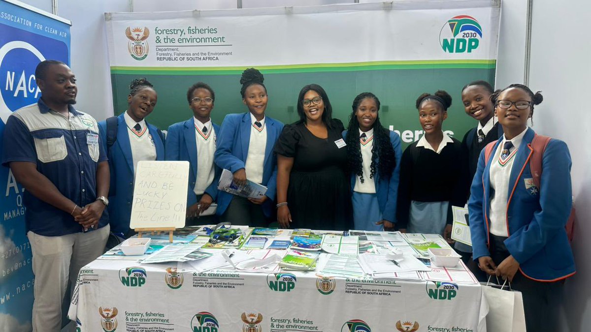environmentza's tweet image. Day 2 of the #WorkingWorldExhibition is in full swing in Gqeberha at the Mandela Bay Development Agency Tramways Building! 

DFFE is back today and ready to #Inspire, #Empower and #Grow young minds ! 🌱✨

If you haven’t stopped by yet, today’s the perfect day — come connect,