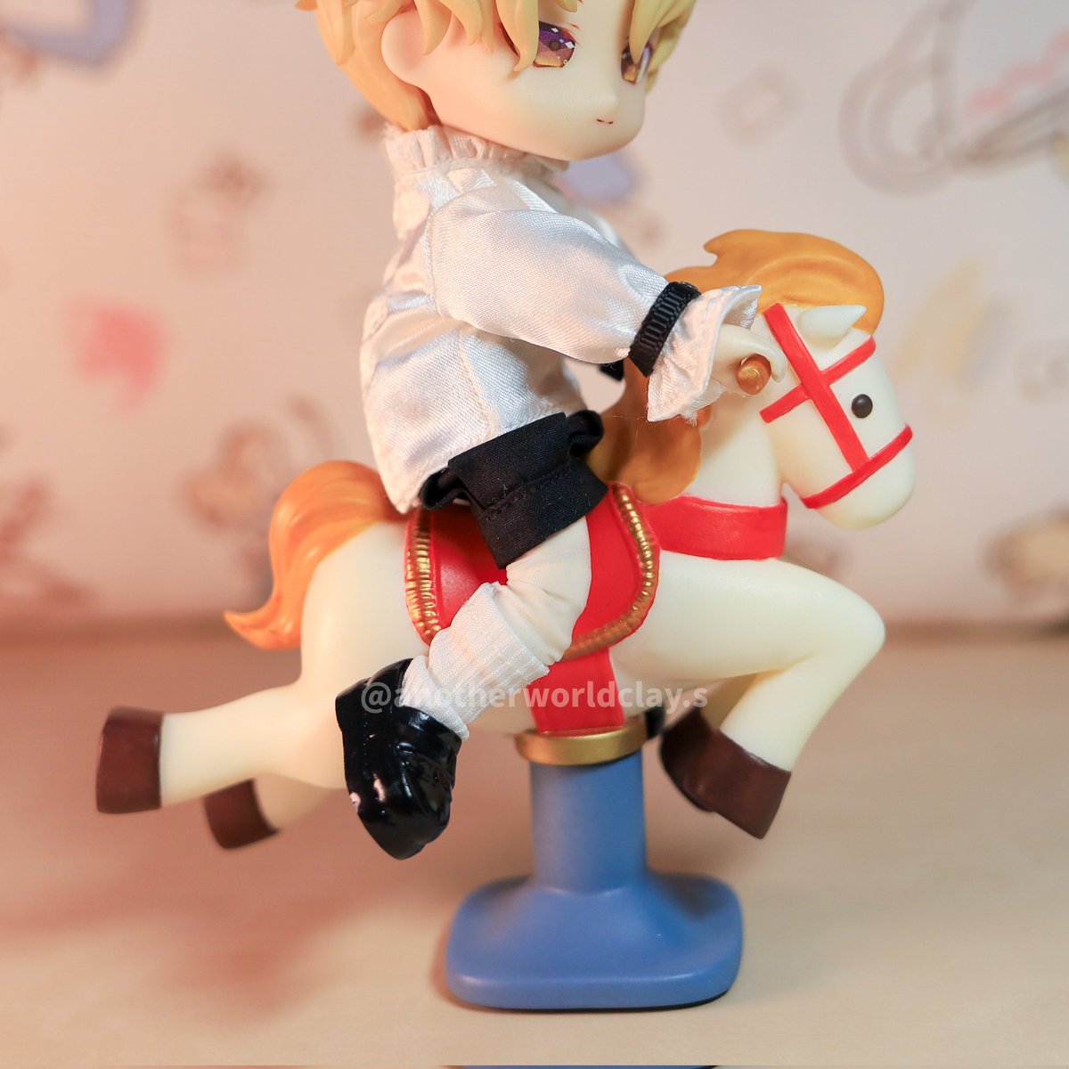 DollGalaHK's tweet photo. Doll Gala HK Vol.4~OB11 &amp; 1/12 Scale Only Event 

【攤位宣傳】
名稱：
Another World
簡介：
我們主要做原創奇幻生物和配件，再人手上色，這次特別準備了可愛的迷你守宮，很帥的魔法盾牌、肩甲和可以騎的遊樂場木馬，全部都是可穿戴的，希望大家都又帥又可愛!

 #ob11 #obitsu11 #黏土人 #オビツ11 https://t.co/8VyBiZgruA