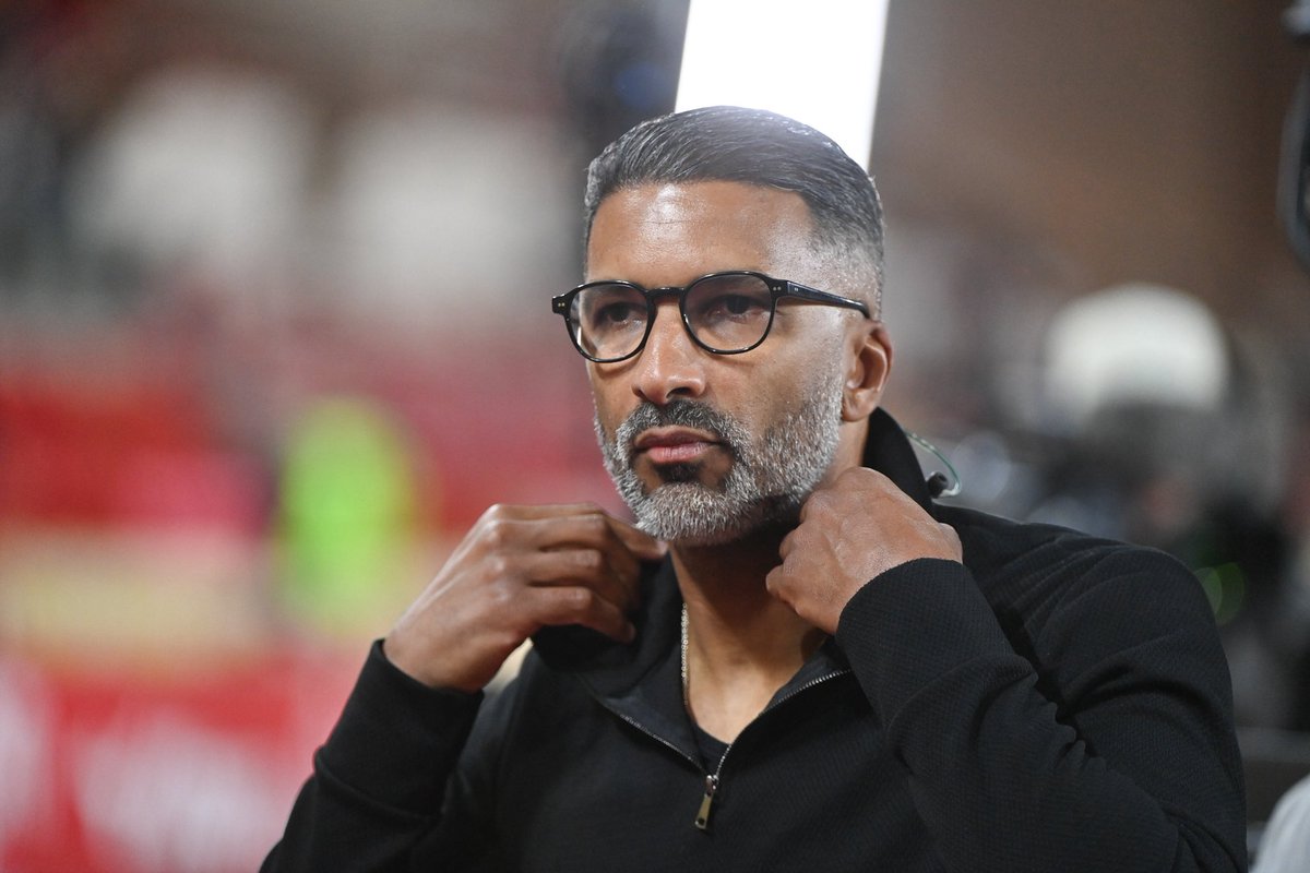 ActuFoot_'s tweet photo. 🚨 𝗢𝗙𝗙𝗜𝗖𝗜𝗔𝗟𝗜𝗦𝗔𝗧𝗜𝗢𝗡 𝗔𝗧𝗧𝗘𝗡𝗗𝗨𝗘 𝗖𝗘𝗧 𝗔𝗣𝗥𝗘̀𝗦-𝗠𝗜𝗗𝗜 𝗣𝗢𝗨𝗥 𝗙𝗥𝗔𝗡𝗖𝗞 𝗛𝗔𝗜𝗦𝗘 🇫🇷 𝗔̀ 𝗥𝗘𝗡𝗡𝗘𝗦 ! 👔❤️🖤

L’ancien entraîneur de Nice dirige actuellement sa première séance d’entraînement avec le club breton.

Habib Beye 🇸🇳 est toujours dans l’attente de la notification de son licenciement pour s’engager avec l’OM.

🗞️ @FabriceHawkins