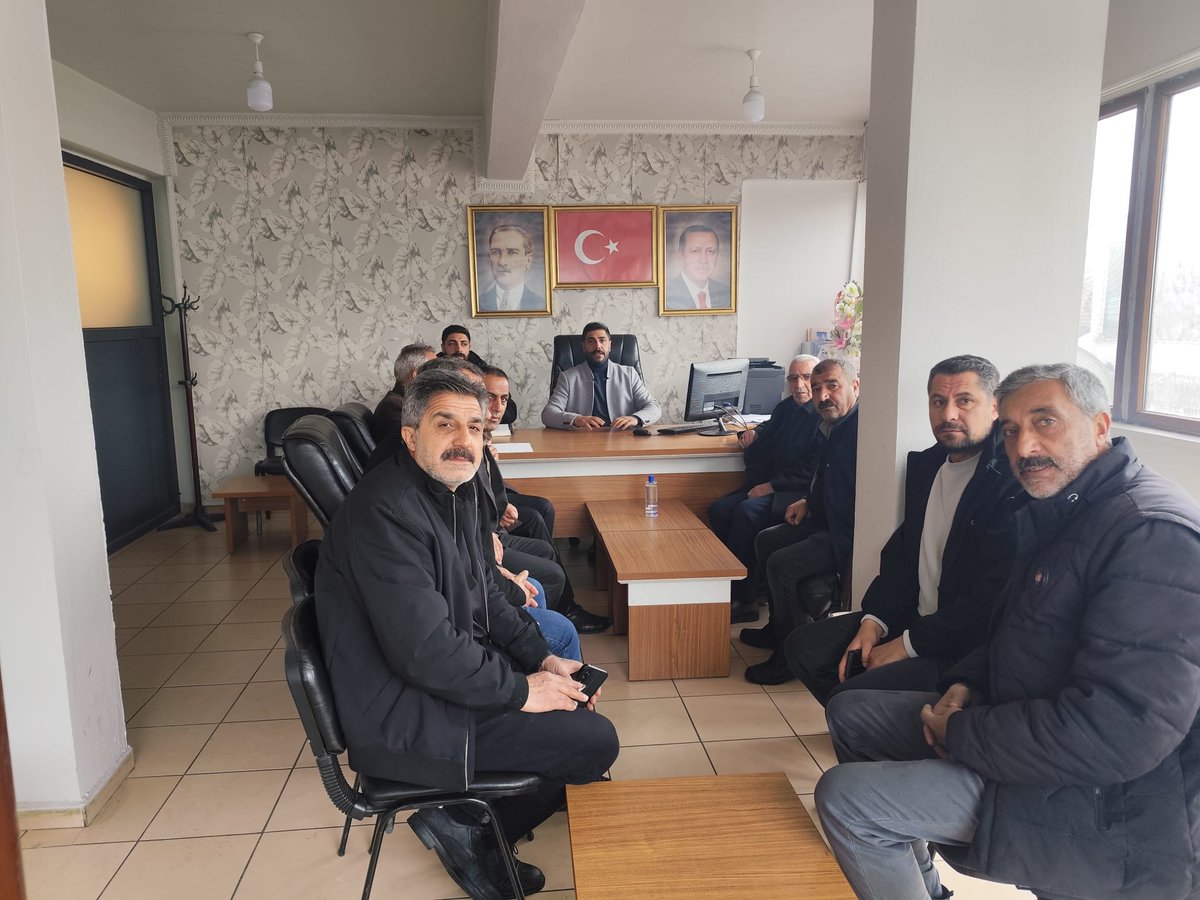 BilalKarabulak1's tweet photo. Teşkilatımızla istişare ve değerlendirme toplantımızı gerçekleştirdik.
Toplantımızda, mübarek Ramazan ayı boyunca yürütülecek çalışmalar, sosyal destek faaliyetleri ve saha programları ele alınarak gerekli planlamalar yapılmıştır. Teşkilatımızla görüş alışverişinde bulunduk. https://t.co/LaaJJ7YN8g