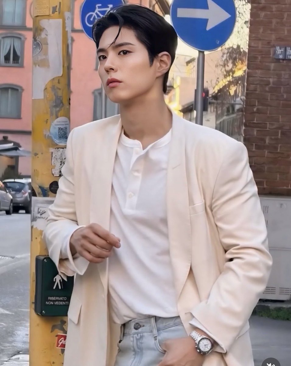 Good evening to you my greatest ⁦<a href="/BOGUMMY/">박보검</a>⁩ 🥰I’m a bit with no air when I’m watching like this🩷💕marvelous picture🌸🙏I guess you had a lovely holiday and surely you enjoyed it😊stay safe and healthy🙏all my love#Parkbogum and friends #omega