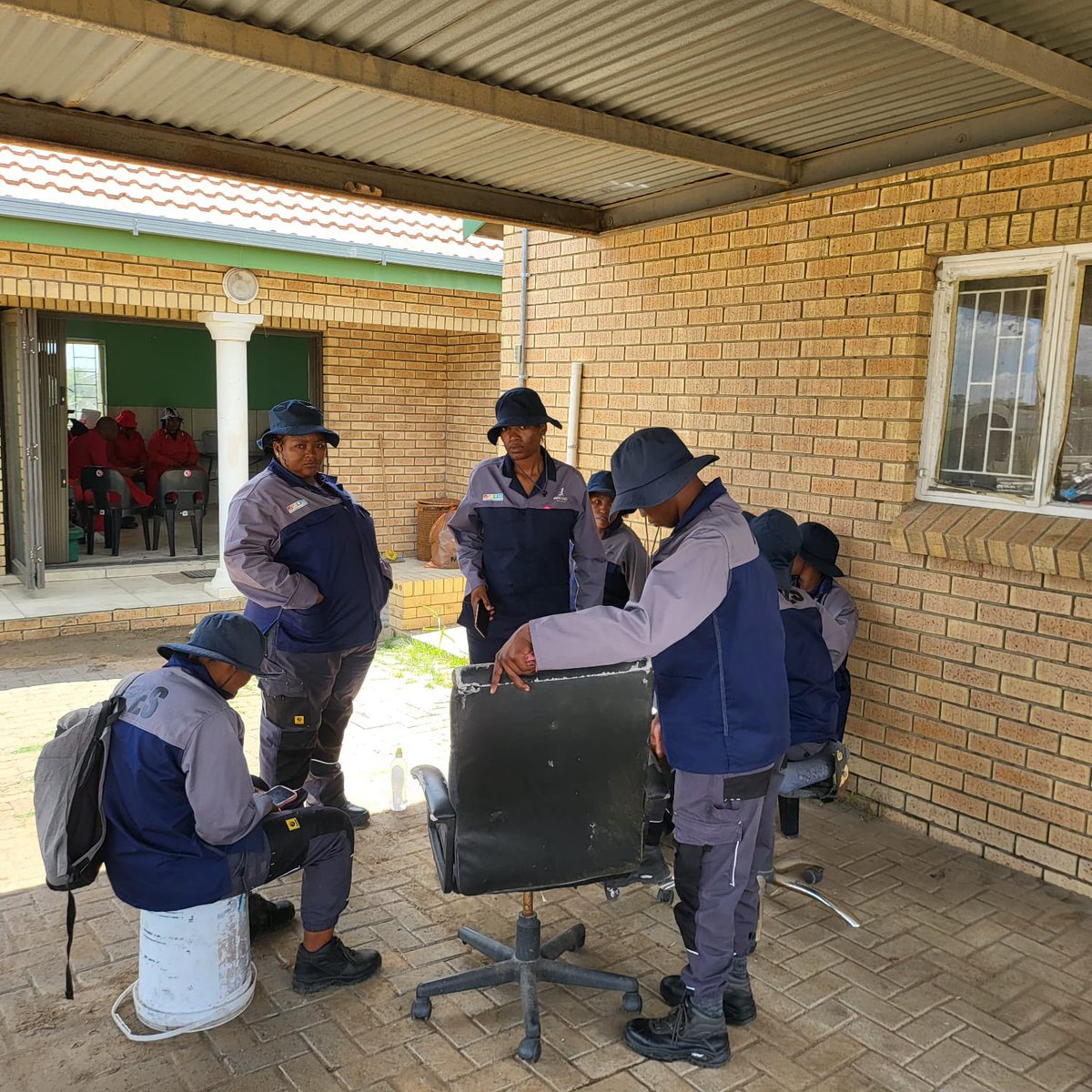♦️In Pictures♦️

The EFF Mangaung Metropolitan Municipality Caucus, together with Provincial Chairperson Cmsr <a href="/Liphoko_Coach/">Coach Liphoko</a> conducted oversight visits to the landfill sites in Mangaung.

This is the Northern Landfill in the suburbs of Mangaung were we uncovered a deliberate