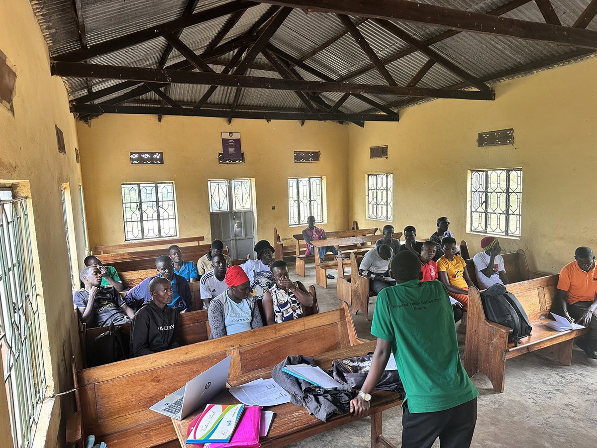 RonnieReagan24's tweet photo. 📌 I am embarking on a journey to support youth champions under the @TeamUpUG program to review draft issues briefs on #SRHR, #WASH, & #Agriculture, as the prepare for submission to the stakeholders. At @action4hU, we believe grassroot youth-led Advocacy for sustainable change https://t.co/eMplf7pphK