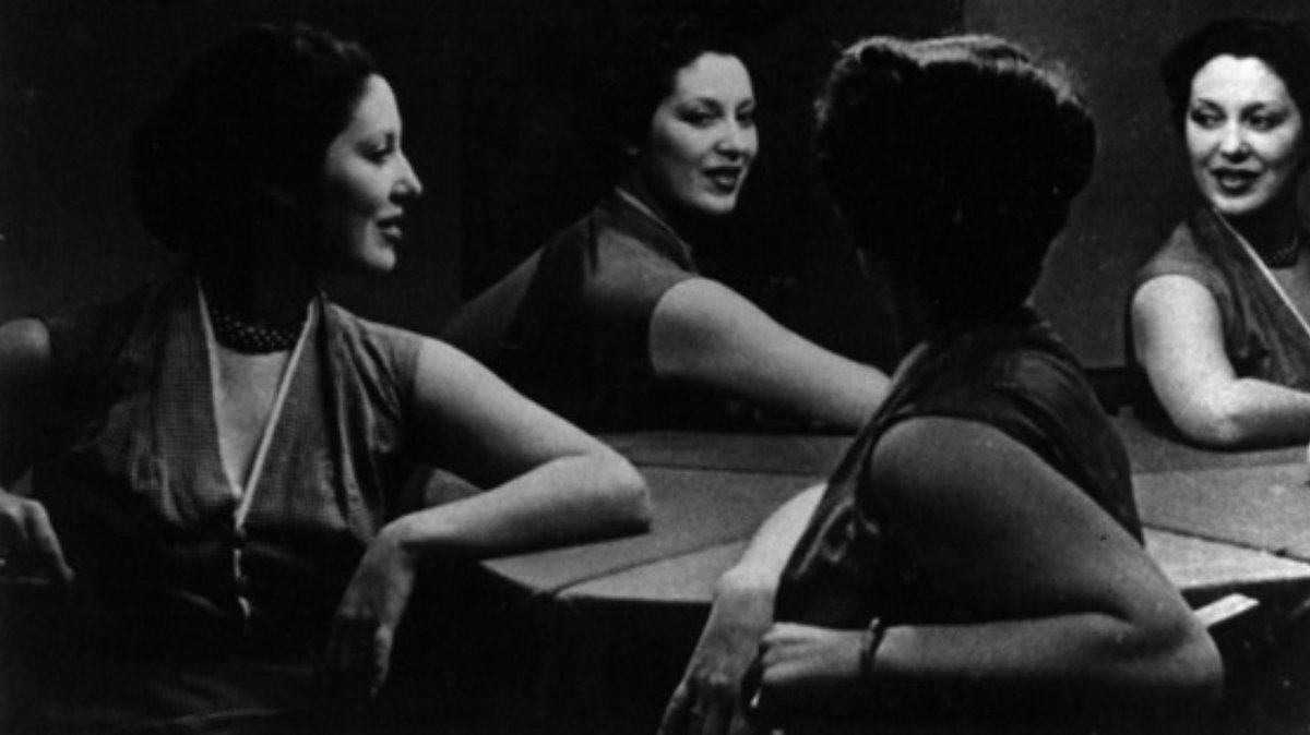 Podcasts? Eh pá, vão mas é ouvir a conversa de Igrejas Caeiro com Natália Correia, em 1957, tinha ele 40 e ela 34. Que conversa

arquivos.rtp.pt/conteudos/entr…