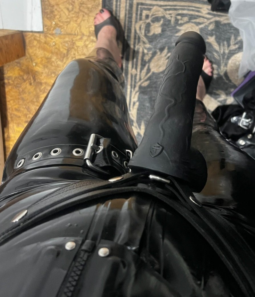 THEBETTYRAGELD's tweet photo. I love a rough, hard pegging, especially on the swing where you can slide down fully onto my cock
 How many inches can you take? https://t.co/AO2beA5ZnP