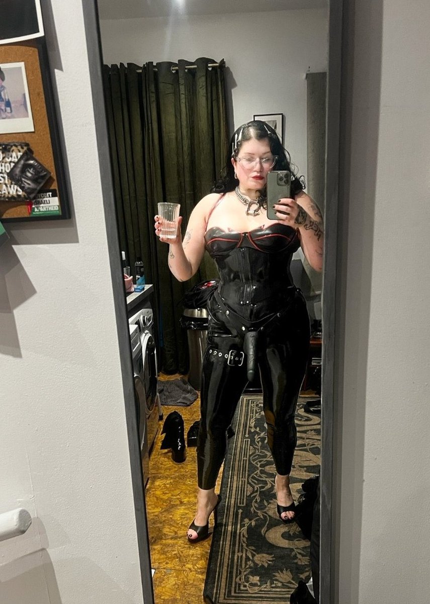 THEBETTYRAGELD's tweet photo. I love a rough, hard pegging, especially on the swing where you can slide down fully onto my cock
 How many inches can you take? https://t.co/AO2beA5ZnP