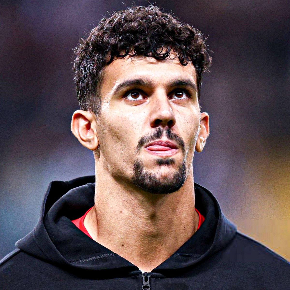 RisingStarXI's tweet photo. 🇵🇹💥 𝐓𝐎𝐌𝐀́𝐒 𝐀𝐑𝐀𝐔́𝐉𝐎 (𝟐𝟑) vs Real Madrid last night:

• 4/5 Ground Duels Won
• 1/2 Aerial Duels Won
• 10 Clearances 
• 4 Tackles
• 2 Interceptions 
• 7 Ball Recoveries 
• 17 Defensive Contributions 
• 6 Passes Into Final Third
• 38/49 Passes

𝐁𝐀𝐋𝐋𝐄𝐑. https://t.co/p4hglYWCQ0