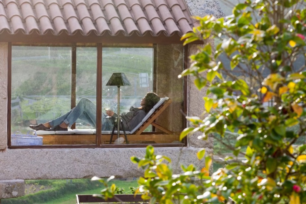 Etheria Magazine tweet media