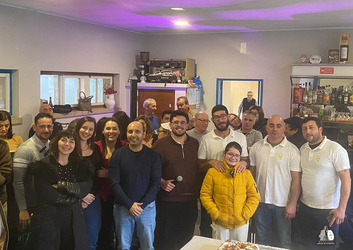 CMAValdevez's tweet image. 𝘾â𝙢𝙖𝙧𝙖 𝙈𝙪𝙣𝙞𝙘𝙞𝙥𝙖𝙡 𝙥𝙧𝙚𝙨𝙚𝙣𝙩𝙚 𝙣𝙤 20.º 𝘼𝙣𝙞𝙫𝙚𝙧𝙨á𝙧𝙞𝙤 𝙙𝙖 𝘼𝙨𝙨𝙤𝙘𝙞𝙖çã𝙤 𝘾𝙪𝙡𝙩𝙪𝙧𝙖𝙡 𝙚 𝘿𝙚𝙨𝙥𝙤𝙧𝙩𝙞𝙫𝙖 𝙙𝙚 𝙂𝙧𝙖𝙙𝙚 🎊

cmav.pt/informar/notic…

#arcosdevaldevez #associativismo #Grade