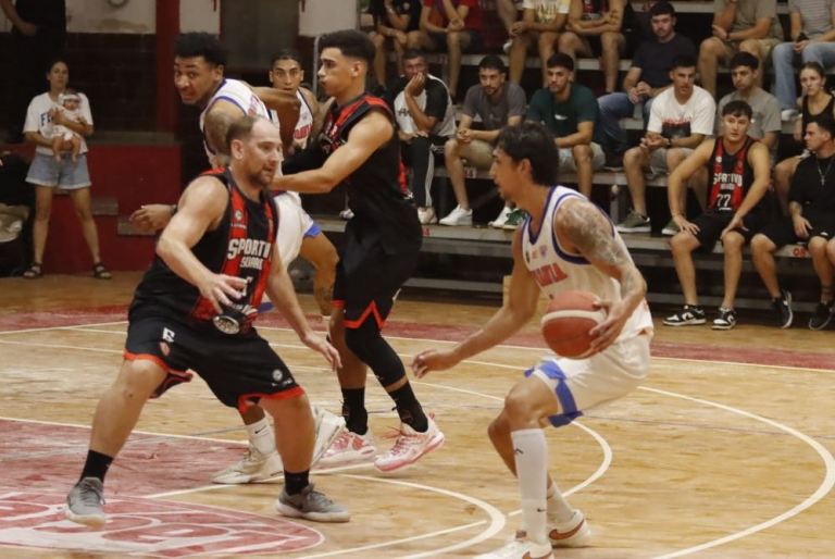 LIGA ARGENTINA. Derrota de <a href="/rivadaviabasket/">Rivadavia Básquet</a> en Suardi. El primer cuarto del conjunto santafecino fue clave para la tercera victoria en casa.
saltoinicial.com.ar/2026/02/18/lig…