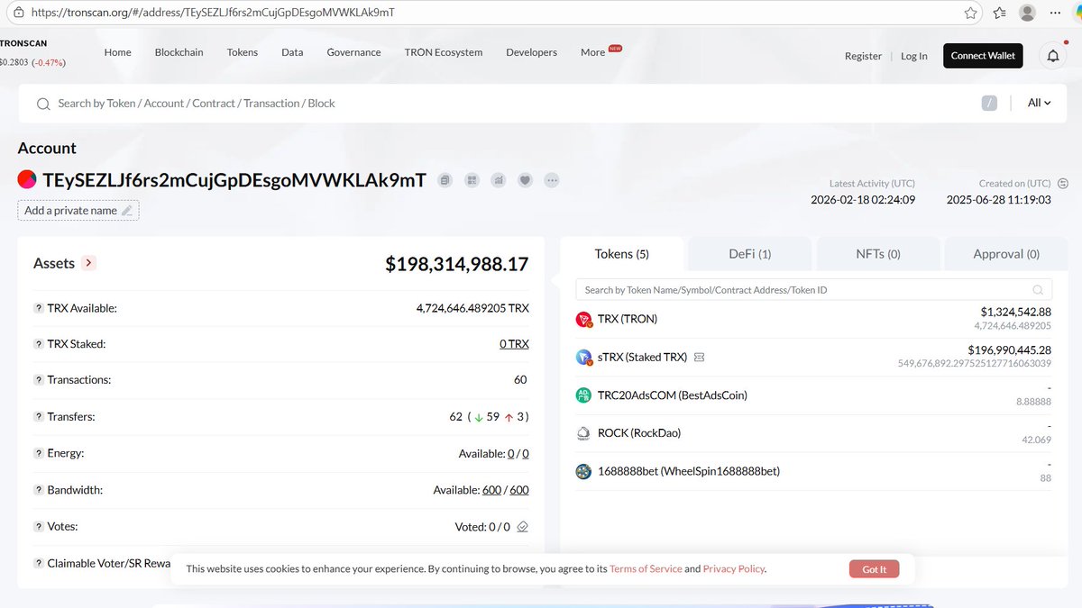 cryptochess38's tweet photo. 🎗Merhabalar dostlar piyasanın dip yaptığı son günlerde 1 dolara endeksli olan stabil coinlere taş çıkaran bir majör katman 1 ağı mevcut. Üstelik son bir yıllık grafiğine baktığınız zaman siz de bana hak vereceksiniz. Evet doğru tahmin ettiniz sizlere @justinsuntron un amiral gemisi @trondao projesi ve $TRX den bahsediyorum. 
🎗Peki $BTC, $ETH ve $SOL gibi ilk akla gelen majörlerin %50 den fazla değer kaybettiği dönemde nasıl oluyor da #TRON coin fiyat istikrarını sürdürüyor. Cevabı basit. Her gün @TRON_INC kurumu o günkü ortalama fiyattan 100K civarında $TRX coini piyasadan geri alım yapmak suretiyle hazinesi eklemeye devam ediyor. Şu anda hazinede 682M$ üzerinde $TRX bulunuyor. Bu miktar her geçen gün artıyor. 
🎗Geri alımları anlık olarak takip edebilmek için altta paylaştığım bağlantıya gidebilir ya da @TRON_INC x hesabını takibe alabilirsiniz dostlar. https://t.co/mGn1mL0vCL. Gördüğünüz üzere piyasanın yönünden bağımsız olarak; @justinsuntron ve @trondao ekibi 7/24 çalışmaya ve yatırımcılarının içini rahatlamaya devam ediyorlar. Kendilerine teşekkür ediyorum. 
🎗Markette şu anda 26 milyar dolarlık değeriyle 8. sırada yer alan ve @solana nın ensesine yerleşen $TRX coinin boğa koşusunda market değerini en az 3 e katlayacağını ve 100 milyar FDV ye rahatlıkla ulaşacağını düşünüyorum. Sizin görüşlerinizi merak ediyorum. Gelişmeler için @TronDao_Turkish hesabını takibe almayı unutmayın. #TRONGlobalFriends. #TGF. Yorumlarda buluşalım. Seviliyorsunuz.