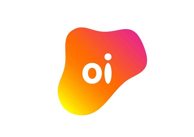 lauostrowski's tweet photo. dez anos atrás a Oi lançava uma identidade visual nova com 70 logos diferentes https://t.co/WUL2VsZ2xK