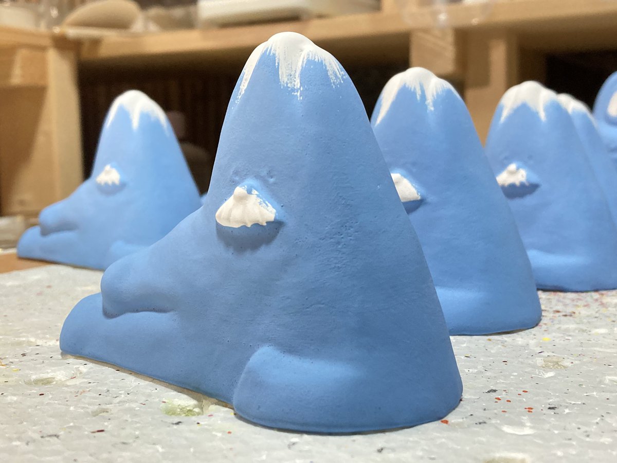 寝そべってます
塗ってます🎨