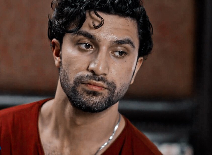 Ahadscharm's tweet photo. The loser in love Loverboy Adam was in this scene also he looked so hotv๐ญโค๏ธ
Binge watching again hum tum this Ramadan
#nehad #humtum
#AhadRazaMir #RamshaKhan https://t.co/1pd2JjL9AX