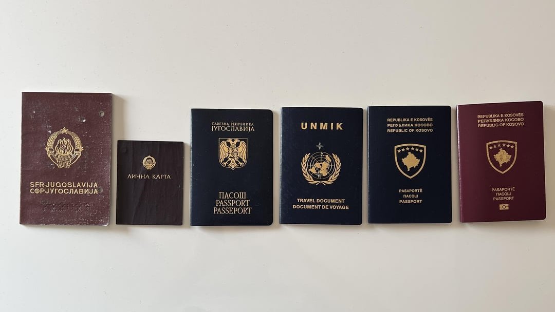 Kosovalıların yıllara göre pasaport evrimi.