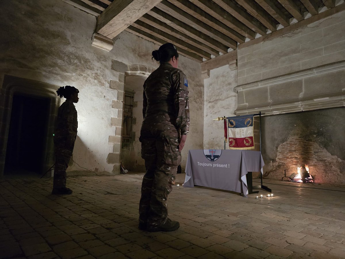 13e base de soutien du Matériel tweet media