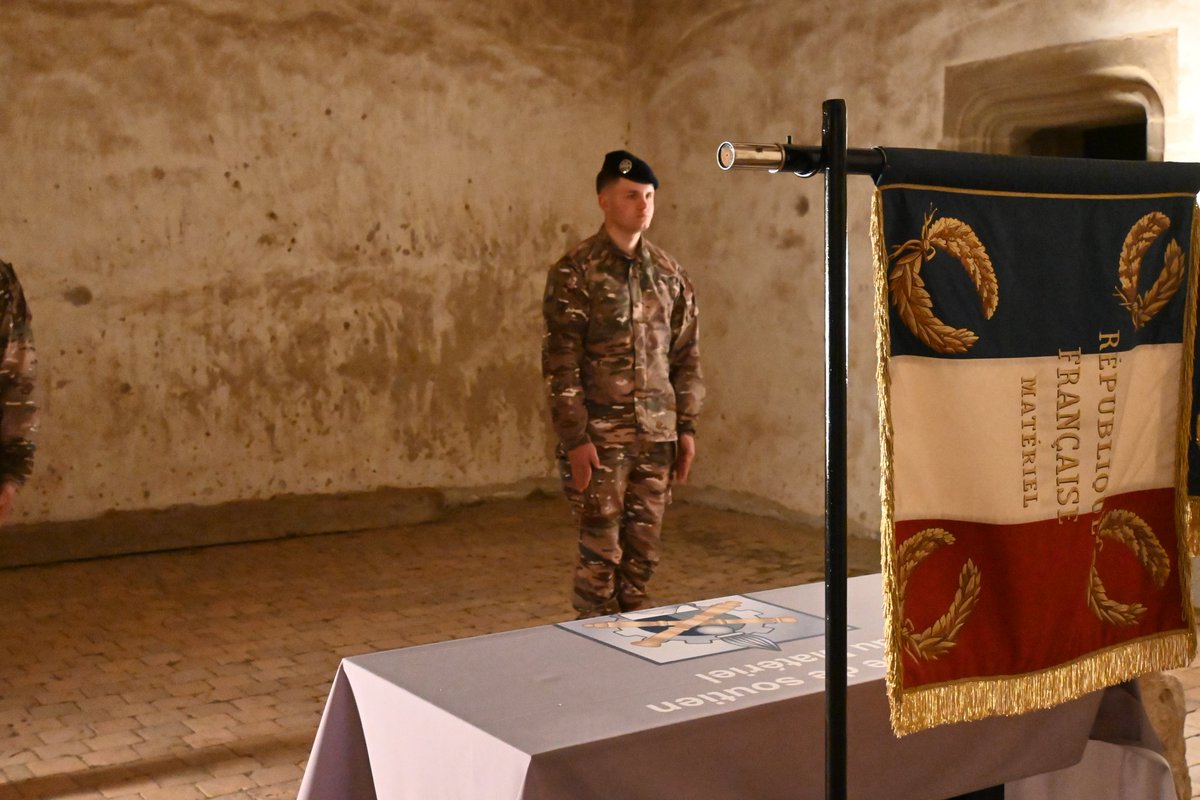 13e base de soutien du Matériel tweet media