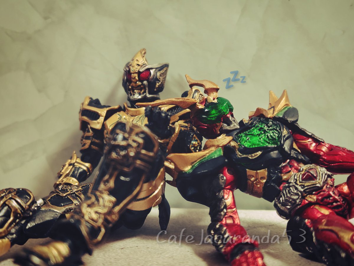 💚「 💤 」 ♤「……。」 #安眠の日 ▽ 仮面ライダー剣 キャラクター