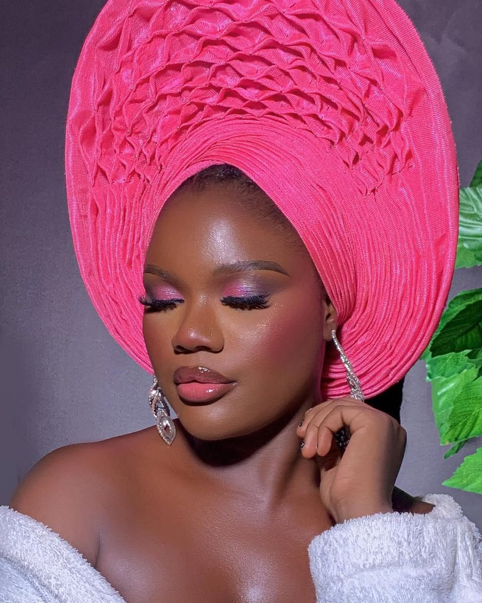 fireflyfiy's tweet image. Hi🤭
I’m Fiyinfoluwa, also known as Fifi, I’m a FACE MODEL.
I’m putting my work out here and if this gets to you, please help me retweet 🥺
Here are some of my pictures.