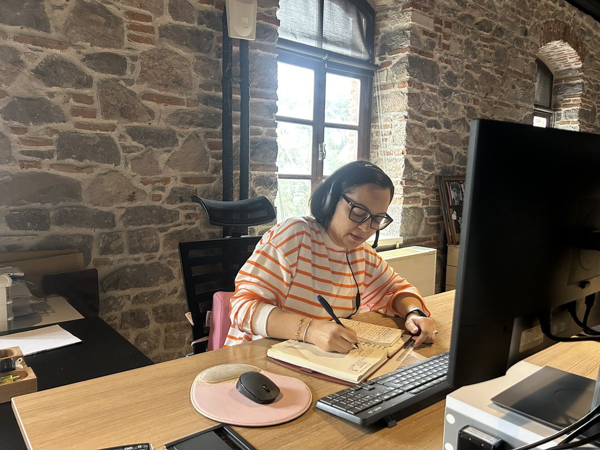 meslekfabrikasi's tweet photo. Çevrim içi İngilizce Konuşma Kulübü’nde  ilk buluşmamızı bugün gerçekleştirdik. 💻Çevrim içi İngilizce Konuşma Kulübü, kursiyerlere zamandan ve mekândan bağımsız öğrenme imkânı sunarken, konuşma pratiğini sürdürülebilir hale getirmeyi amaçlamaktadır https://t.co/TIvhAmIGX9