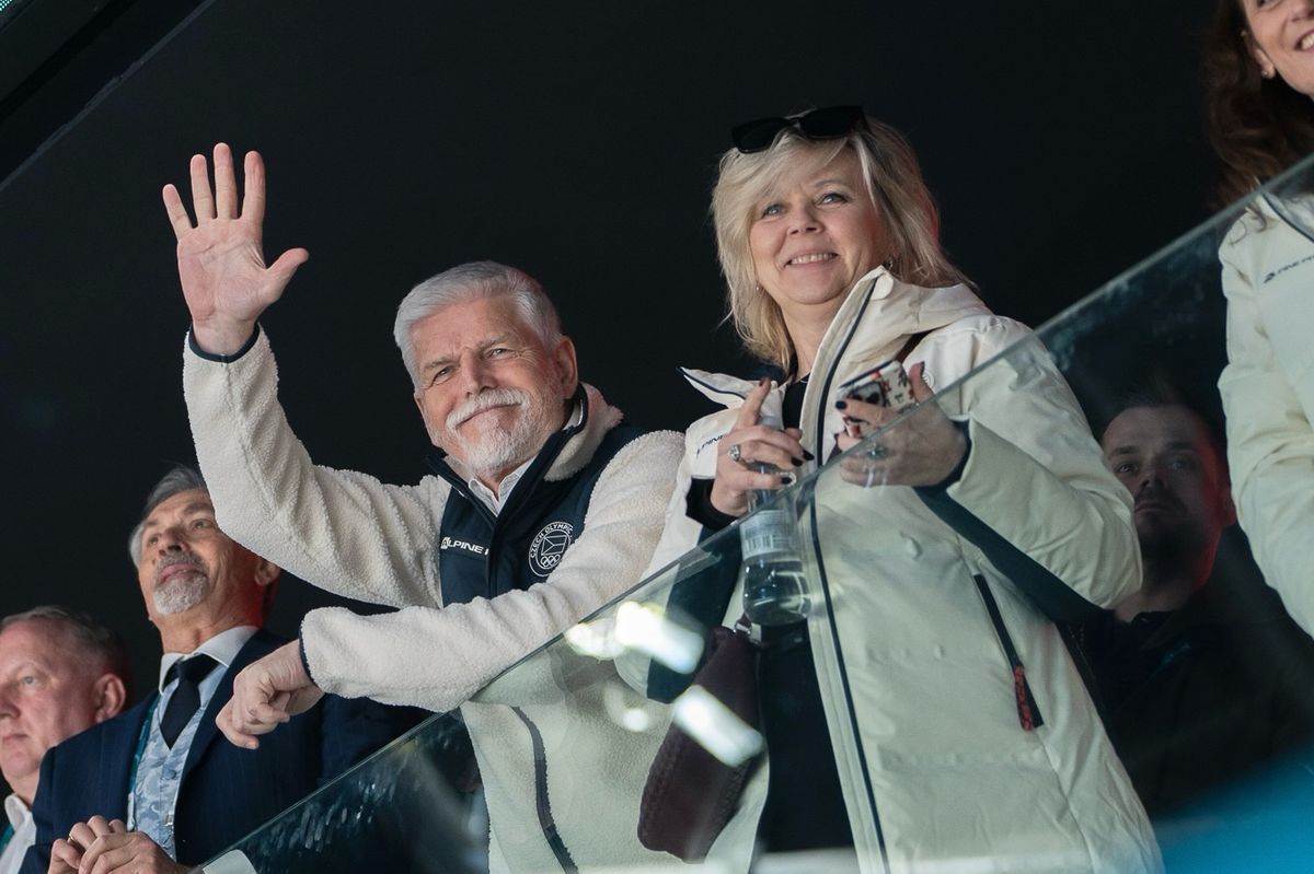 Prezidentčík PePa s manželkou politručkou podporoval invazi vojsk Varšavské smlouvy do Československa.

NEZAPOMENEME