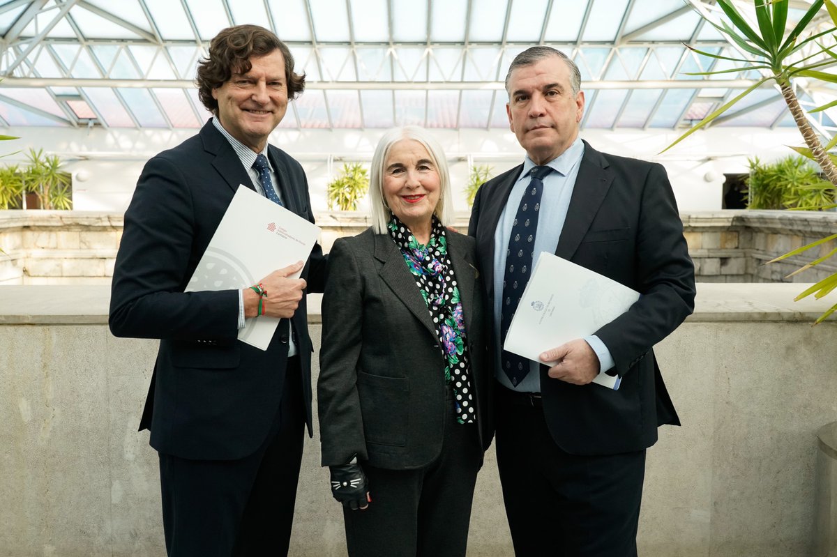 Parlamento de Cantabria tweet media