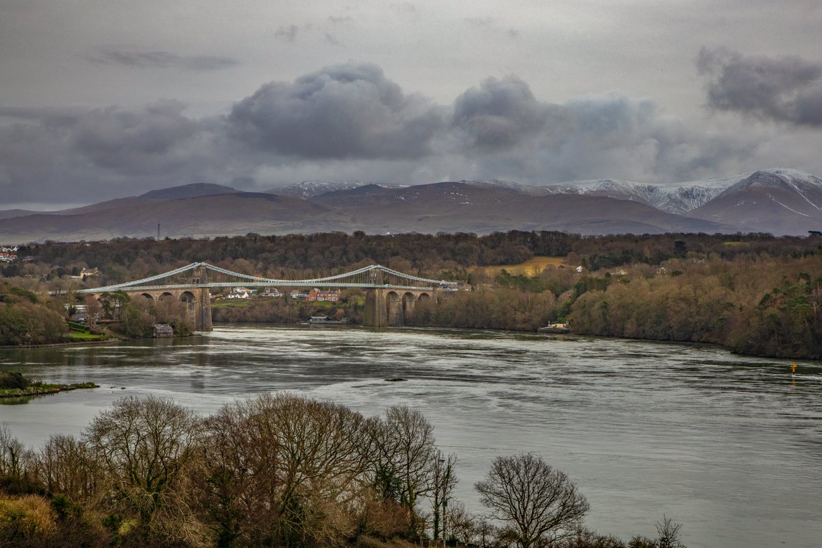 C_V_Evans's tweet photo. A morning ou with Rhyl Photographic Society  - i'm hoping there's some snow in those clouds - Bridge Menai and the enchanting Ynys Gored Goch looking all a bit flat @allyhumphreys
@Ruth_ITV
@DerekTheWeather
@S4Ctywydd
@SabrinaJayneLee
@bbcweather
@YvonneTywydd
@bffg78 https://t.co/VBNXYwGWX7