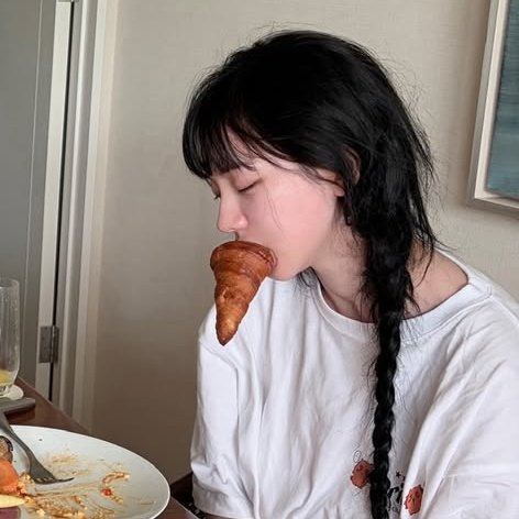 아 진짜 눈을 못뜨는데 ㅠㅠㅋㅋㅋ 귀여워