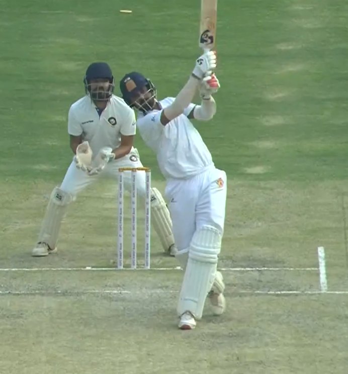 ❤️‍🔥MAD RESPECT FOR KLR❤️‍🔥

- Virat Kohli enjoying with Anushka in London 
- Rohit enjoying with Ritika in Mumbai
- MSD is chilling in his farmhouse
- Pant is posting irrelevant stories

Meanwhile KL Rahul is playing Ranji Semi final vs Uttarakhand and scored 100 in a must win game.