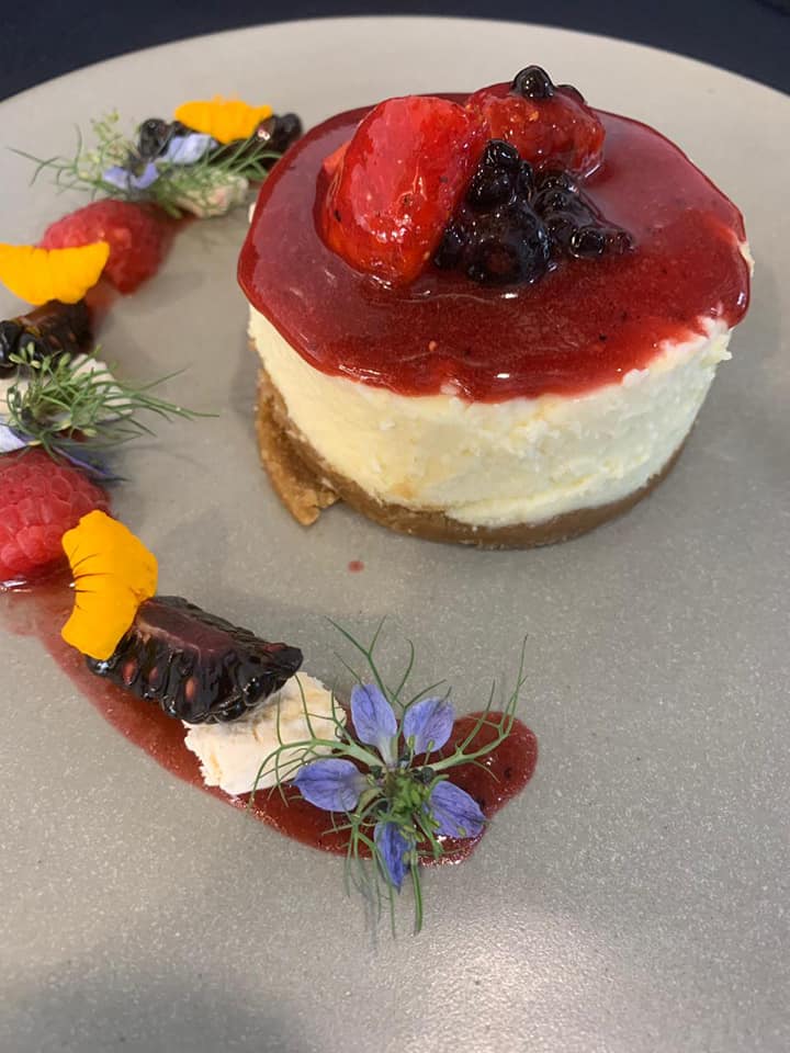 Estamos de regreso !! ... Estuve pasando por unos momentos muy difíciles y estresándome a otro nivel ... pero ya las cosas van regresando a su normalidad.

Los extrañe Monchos!  ......... ❤️

Fotito de mi chamba.